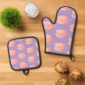 Pink Macaroons Oven Mitt & Pot Holder Set