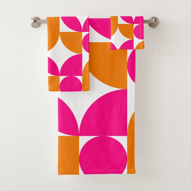 Pink Orange Geometric Mid Century Pattern Bath Towel Set (Insitu)