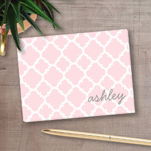 Pink Quatrefoil Pattern with Grey Script Name Post-it Notes
