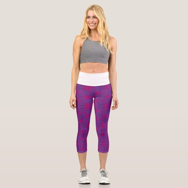 Pink retro geometric pattern  capri leggings (Front)