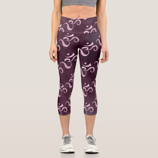 Pink Sparkle Om Scattered Maroon Monochrome Tiedye Capri Leggings (Front)