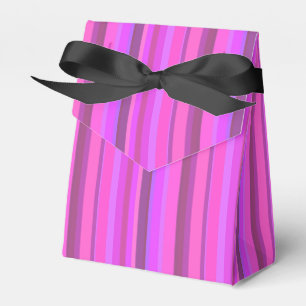 Pink vertical stripes favour box
