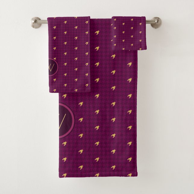 Pink with Gold Accent Houndstooth Towel Set (Insitu)