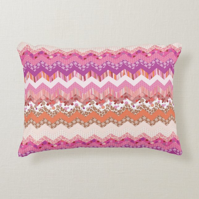 Pink zigzag background decorative cushion (Front)