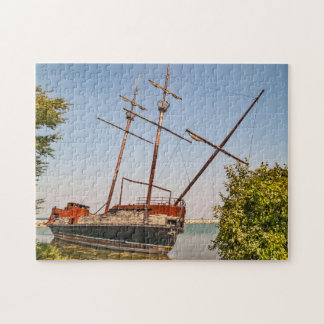Pirate Ship or Sailing Ship	- 252 piece Jigsaw Puzzle