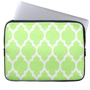 Pistachio White Moroccan Quatrefoil Pattern #4 Laptop Sleeve