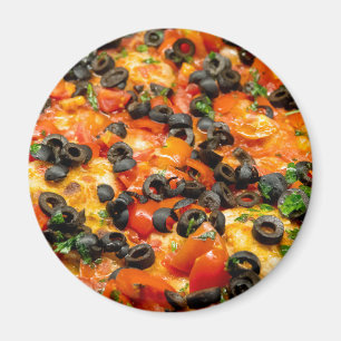 Pizza with black olives magnet