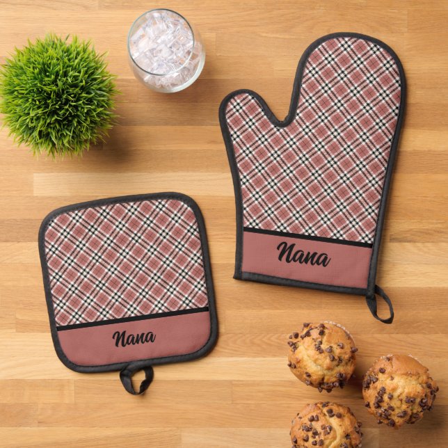  Plaid Pink and Burgundy  Oven Mitt & Pot Holder Set (Top Down)