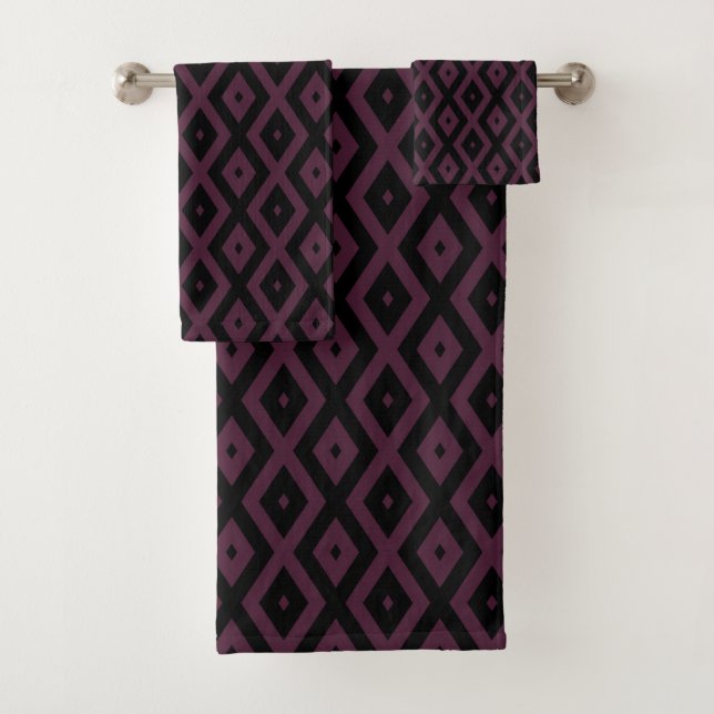 Plum and black diamond pattern bath towel set (Insitu)
