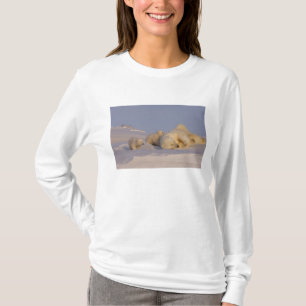polar bear, Ursus maritimus, sow playing T-Shirt