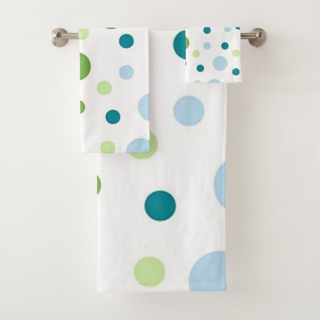 Polka dot pattern bath towel set (Insitu)