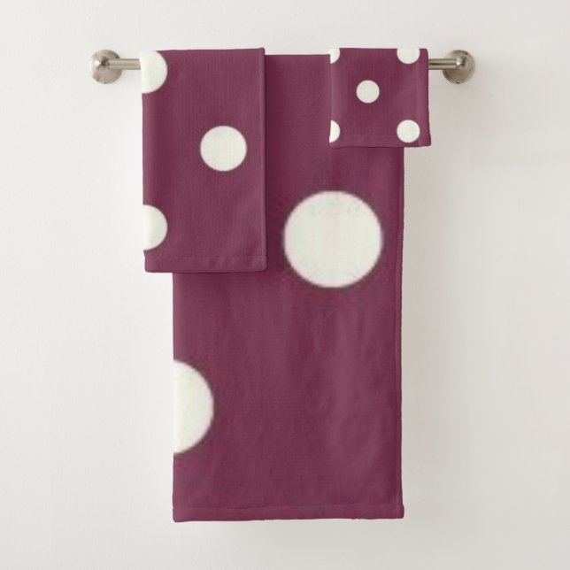 Polka dot pattern bath towel set (Insitu)