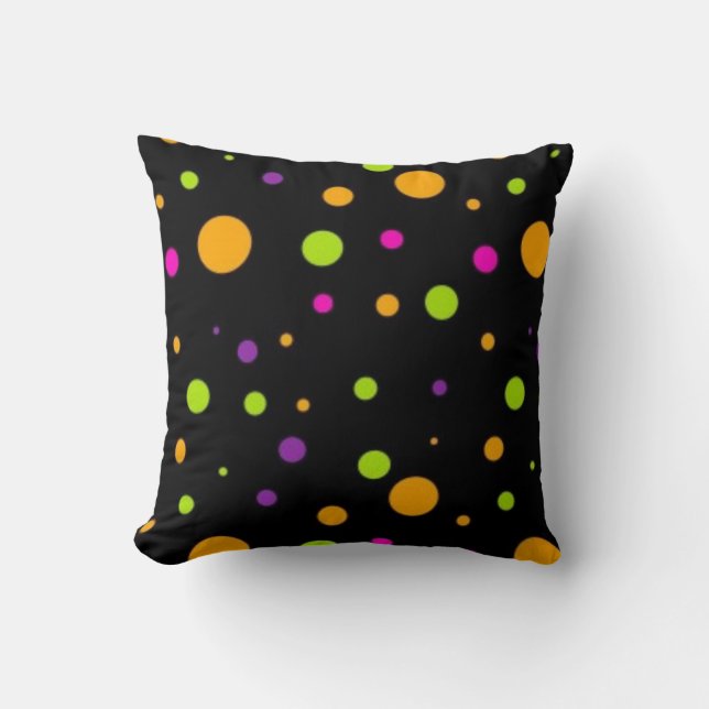 Polka dot pattern cushion (Front)