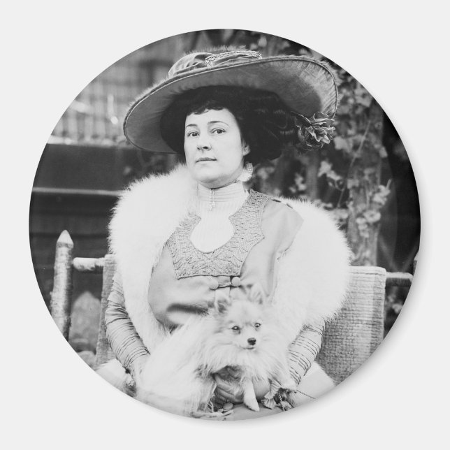 Pomeranian Lady Magnet (Front)