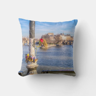 Pont des Arts on Valentine's day - Paris Cushion