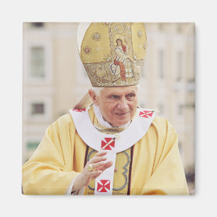 Pope Benedict XVI T-Shirt Magnet