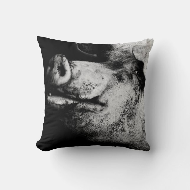 porker portrait cushion (Front)