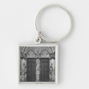 Portal with a trumeau depicting the Virgin Key Ring