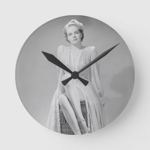 Portrait 2 round clock