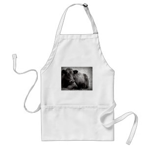 Portrait of an Angus Standard Apron