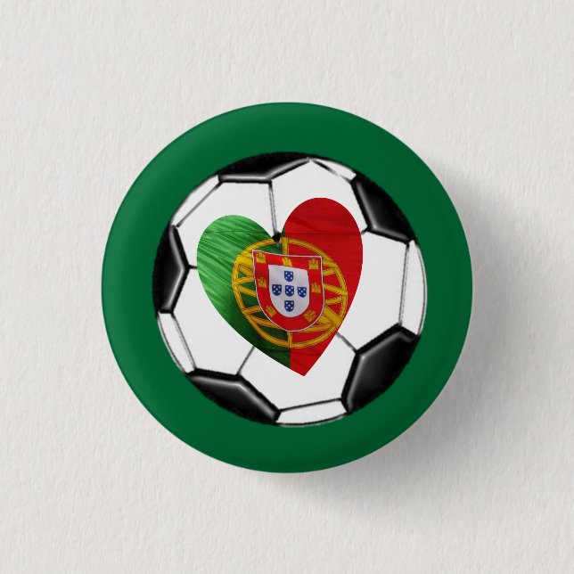 Portuguese: flag & heart 3 cm round badge (Front)