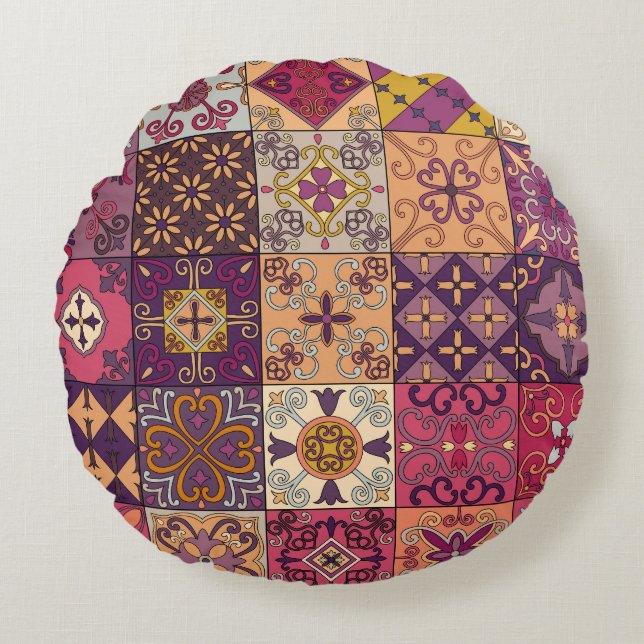 Portuguese tiles: talavera style pattern. round cushion (Front)