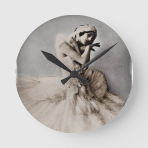 Posed en Pointe Round Clock
