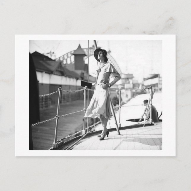 Posing 1930 Fashion Vintage Postcard (Front)