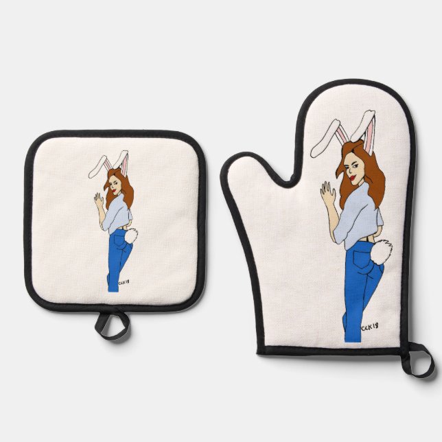 posing bunnygirl oven mitt & pot holder set (Front)