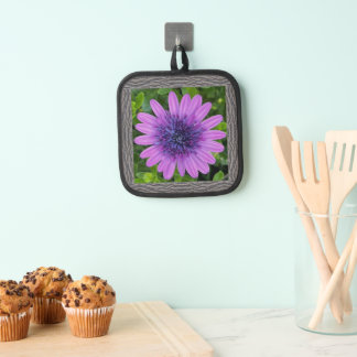 Pot Holder with Purple African Daisy