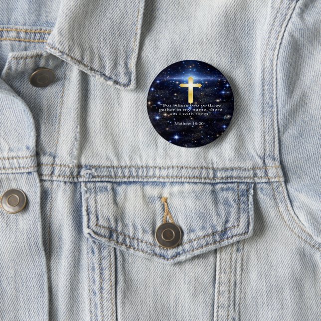 Praying 6 Cm Round Badge (In Situ)