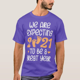 Pregnancy Announcement 2021 Expecting Mum Baby Rev T-Shirt