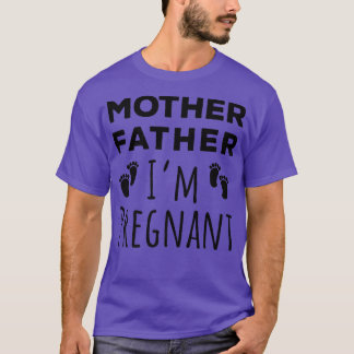 pregnancy announcement grandparents mother father T-Shirt