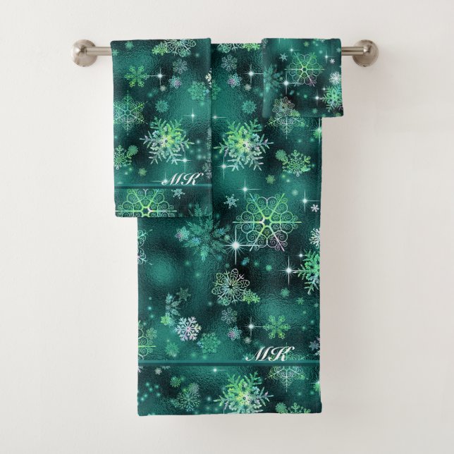 Prettiest Snowflakes Pattern Green ID846 Bath Towel Set (Insitu)