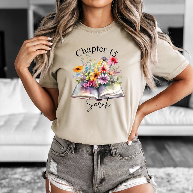 Pretty Bookworm T-shirt (pretty bookworm t-shirt.)