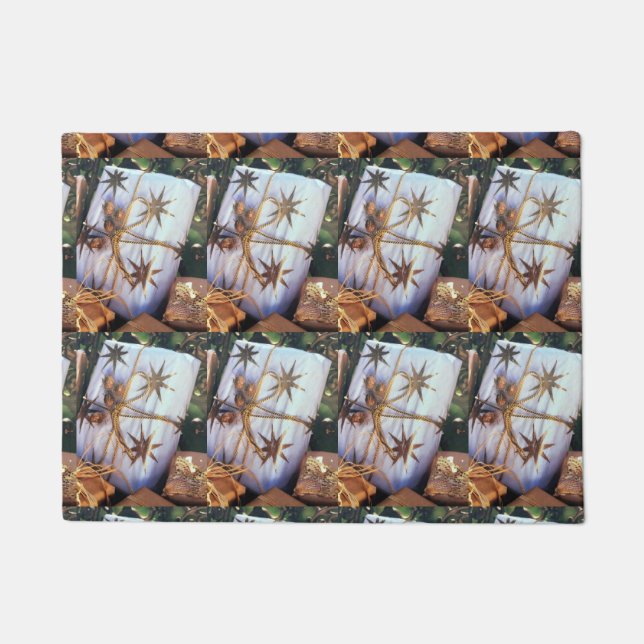 **PRETTY CHRISTMAS PRESENTS** DOOR MAT (Front)