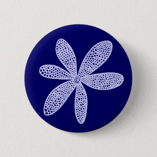 Pretty Flower - Powder Blue on Deep Navy 6 Cm Round Badge