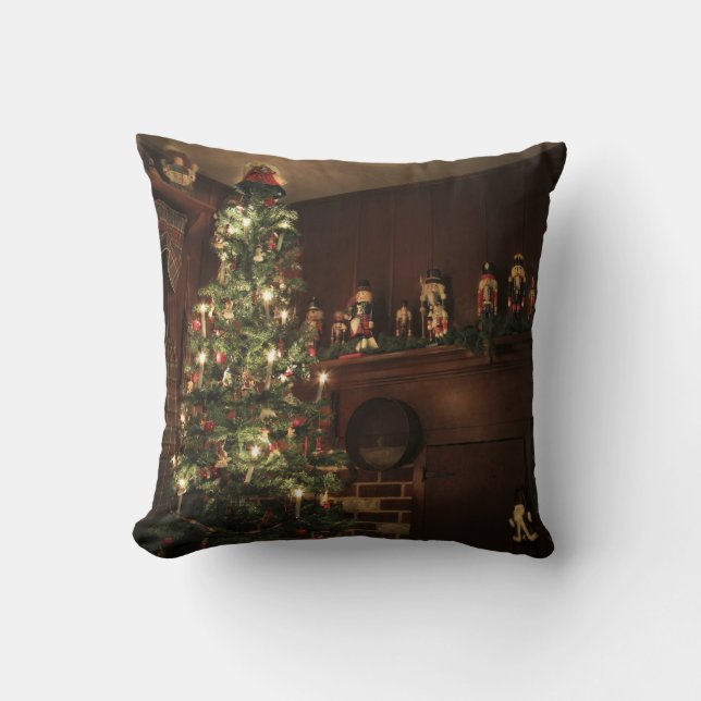 Primitive Colonial Country Christmas Holiday Cushion (Front)