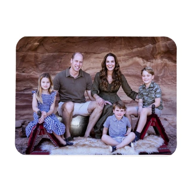 Prince William and family Dec 2021 stylised Magnet (Horizontal)