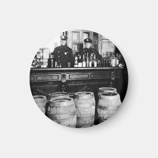 Prohibition - Speakeasy Police Raid Bootlegger - M Magnet (Front)
