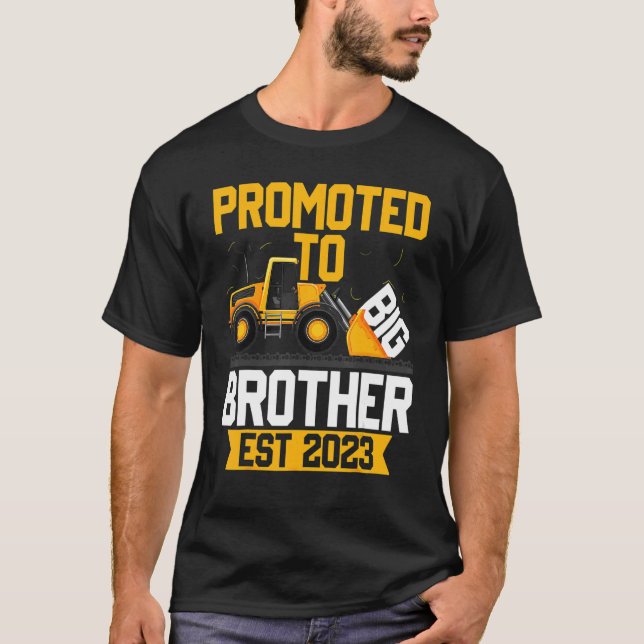 Promoted to Big Bro 2023 I Levelled up to Big Brot T-Shirt (Front)