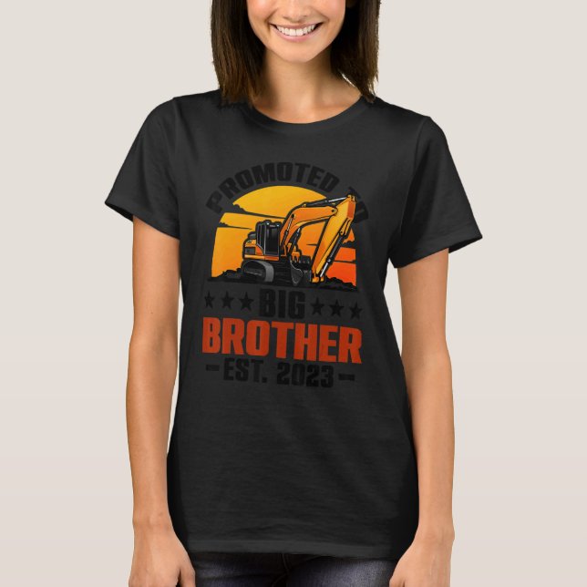 Promoted To Big Bro 2023 Levelled Up To Big Brothe T-Shirt (Front)