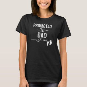 Promoted To Dad Est 2023 New Daddy To Be Father's T-Shirt