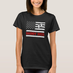 Promoted To Daddy 2022 Dad  First Time New Dad Us  T-Shirt