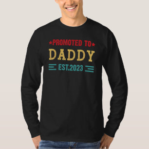 Promoted To Daddy 2023 New Dad Father's Day Baby D T-Shirt
