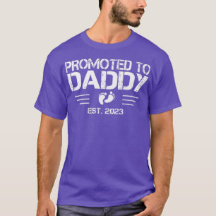 Promoted to Daddy Est 2023  Retro Pregnancy Reveal T-Shirt