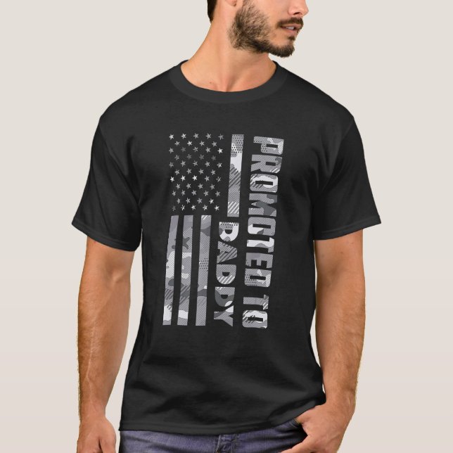 Promoted To Daddy Us Flag Camo Father's Day Pregan T-Shirt (Front)