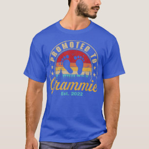 Promoted to Grammie Est 2022 Women First Time Gran T-Shirt