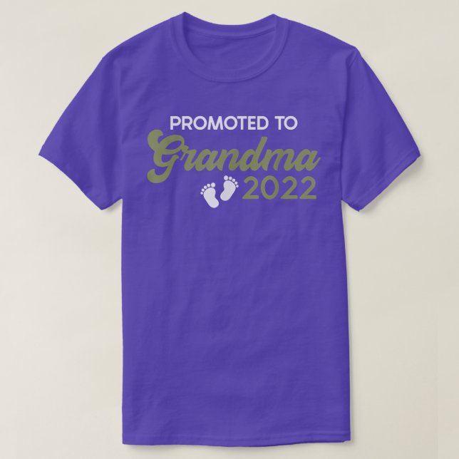 Promoted to Grandma 2022  1st Time Grandma  T-Shirt (Design Front)