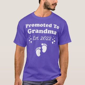 Promoted To Grandma 2022 Pregnancy Announcement657 T-Shirt